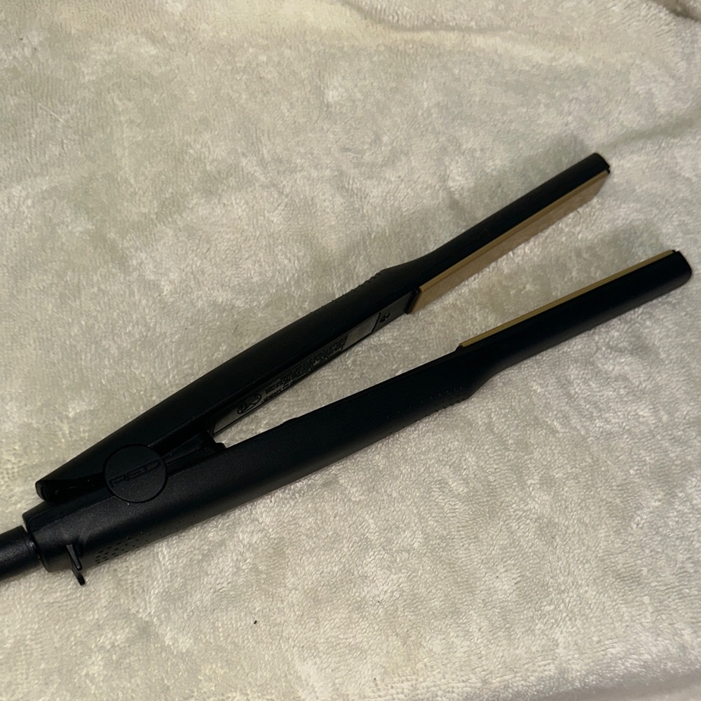 Small RED Ceramic Tourmaline Black Hair Straightener